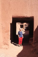 09-Marjolijn in the kasbah